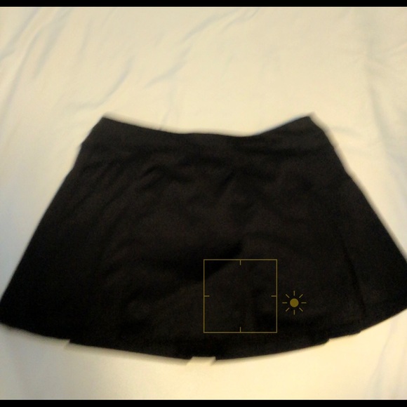tennis skirt black dry fit material - Picture 2 of 2
